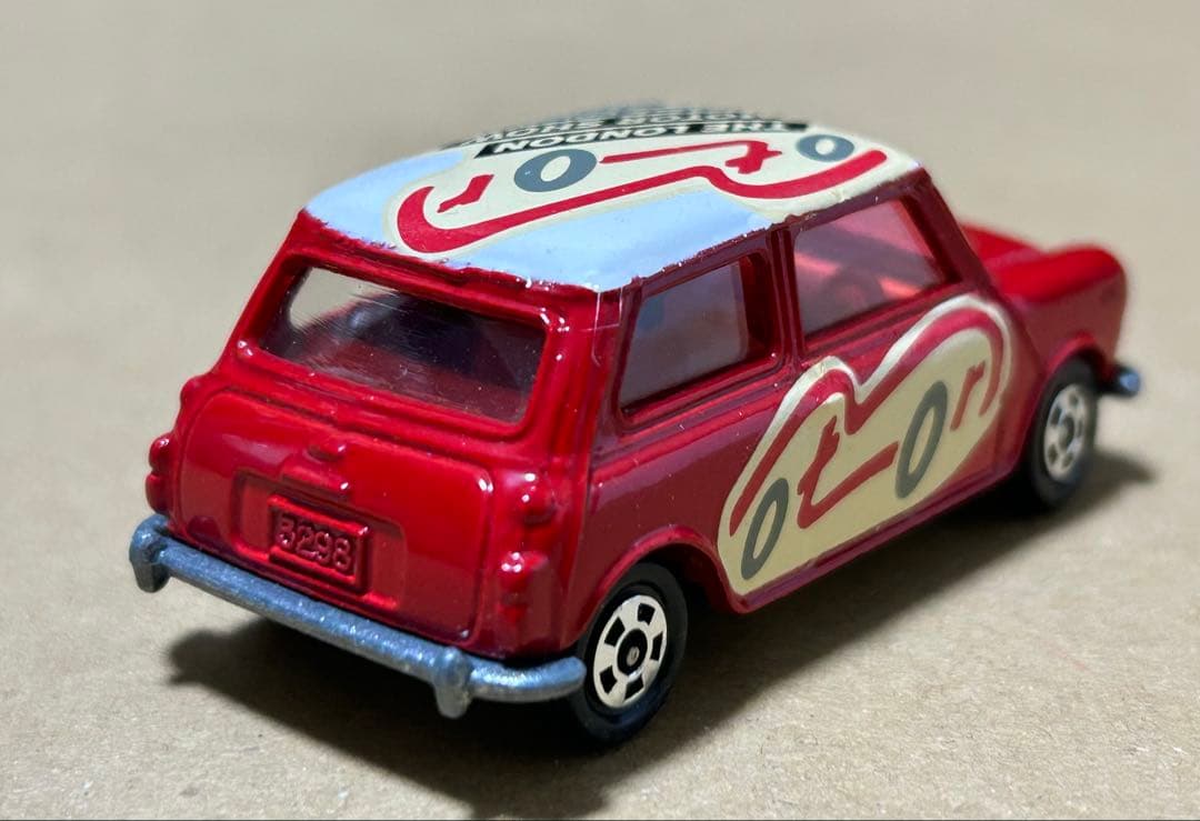 トミカ ミニクーパー トラフィック ロンドンモーターショー 赤