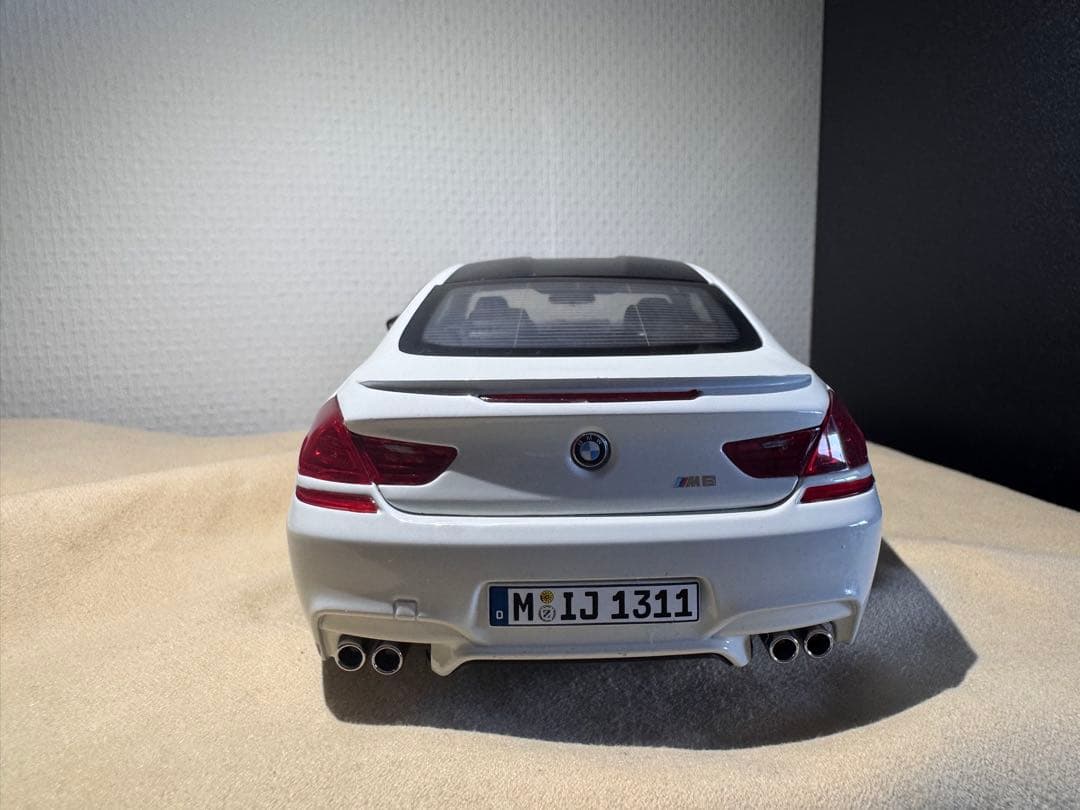 BMW M6 ホワイト ミニカー