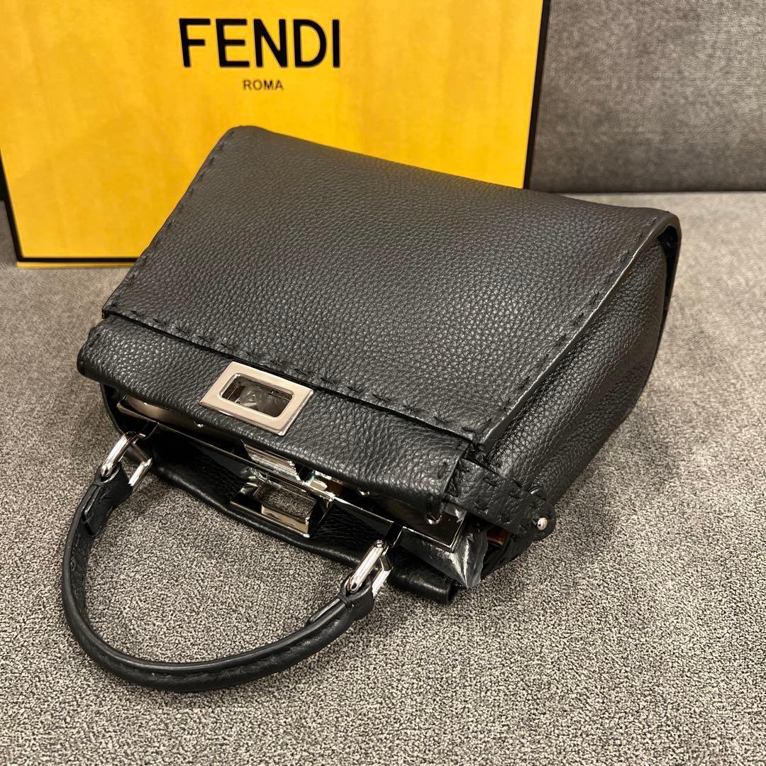 akiko【美品】FENDI ピーカブー　ミニ　ブラック　セレリア