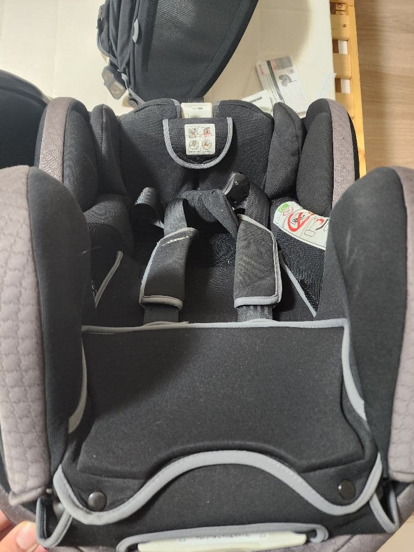 フラディアグロウ360° セーフティAB 　チャイルドシート　アップリカ　子供