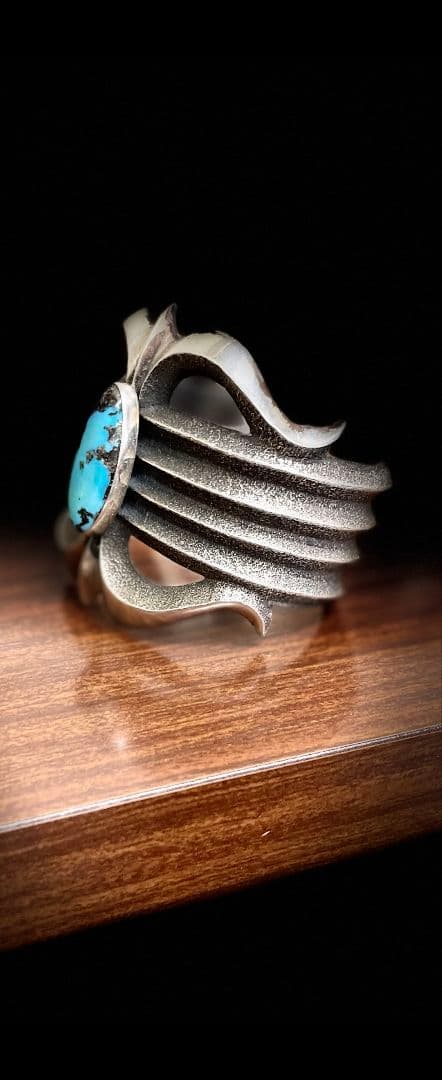 ♦ナバホ族♦ケビンヤジー　トゥファーキャストバングル