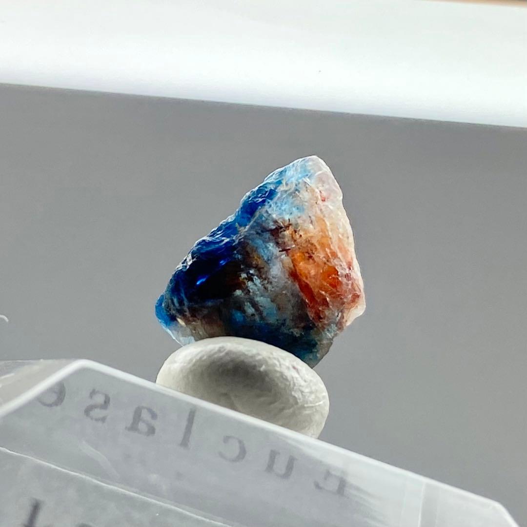 バイカラー　ユークレース　ジンバブエ産　鉱物標本　原石鉱石　天然石　ストーン