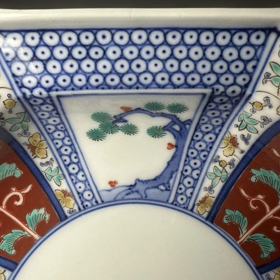 十二代　酒井田柿右衛門　菓子鉢　八角浅小　染錦松竹梅地紋　共箱　定価55万円