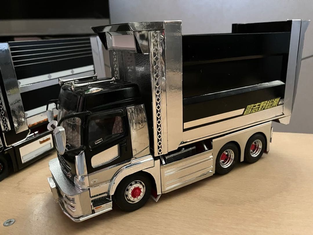 デコトラダンプ、スパグレ、デカ箱ダンプ、プラモデル1／32完成品