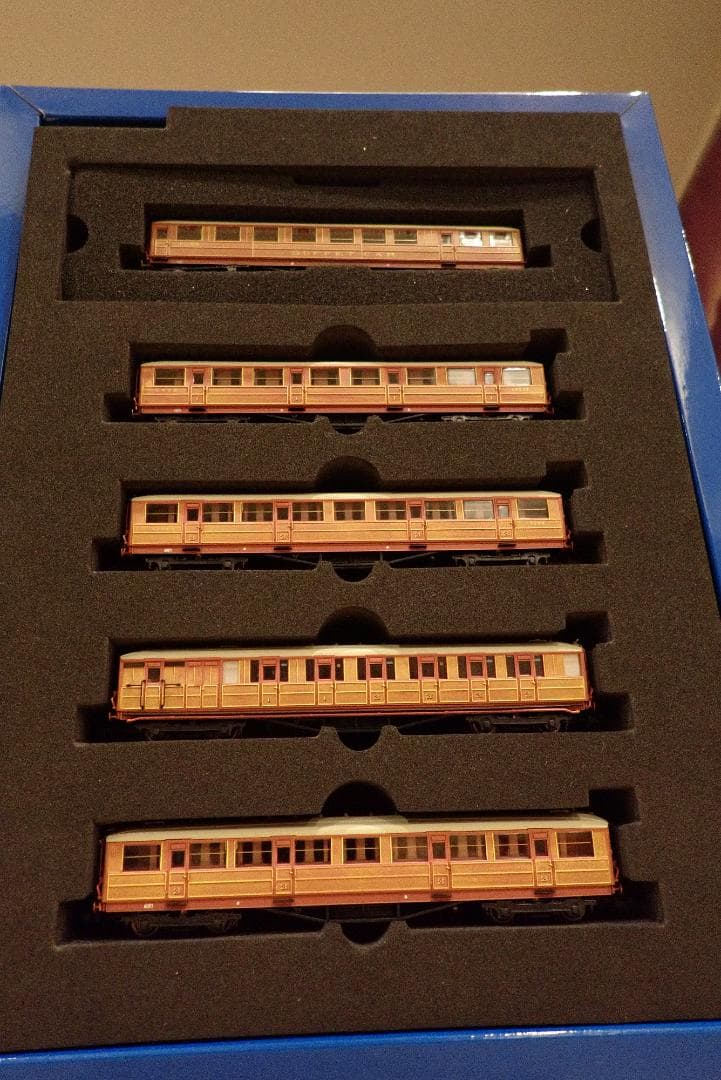 ジ*ア様 Nゲージ鉄道模型 イギリスのDAPOL Gresley Teak 各車