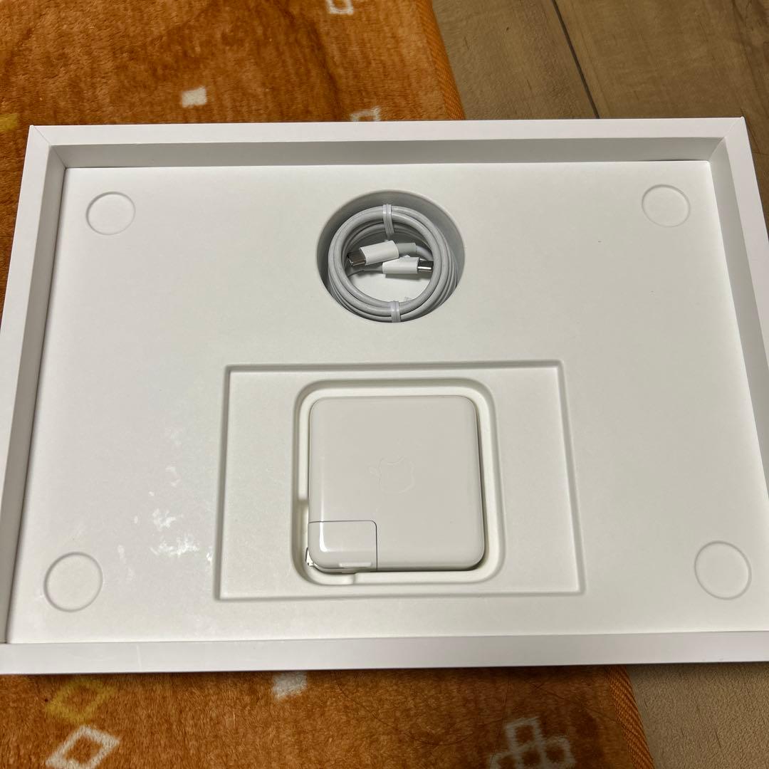 美品MacBook Pro 2020 M1 A2338 8/ 250GB 8コア