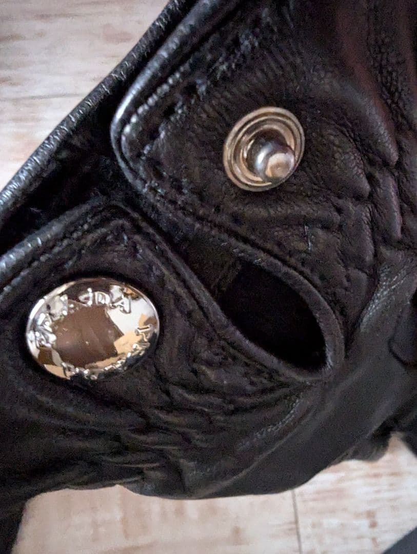 PRADA レザー手袋 ブラック