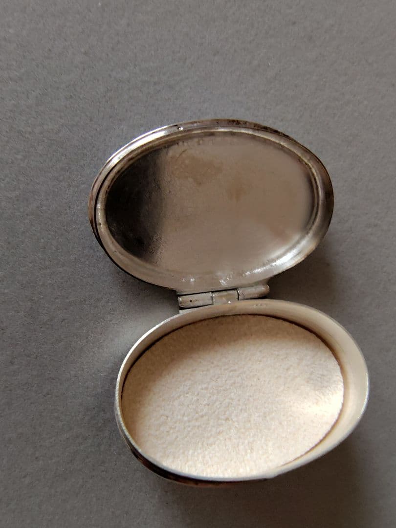 【100】agete シルバー ピルケース 非売品 ミニブック付