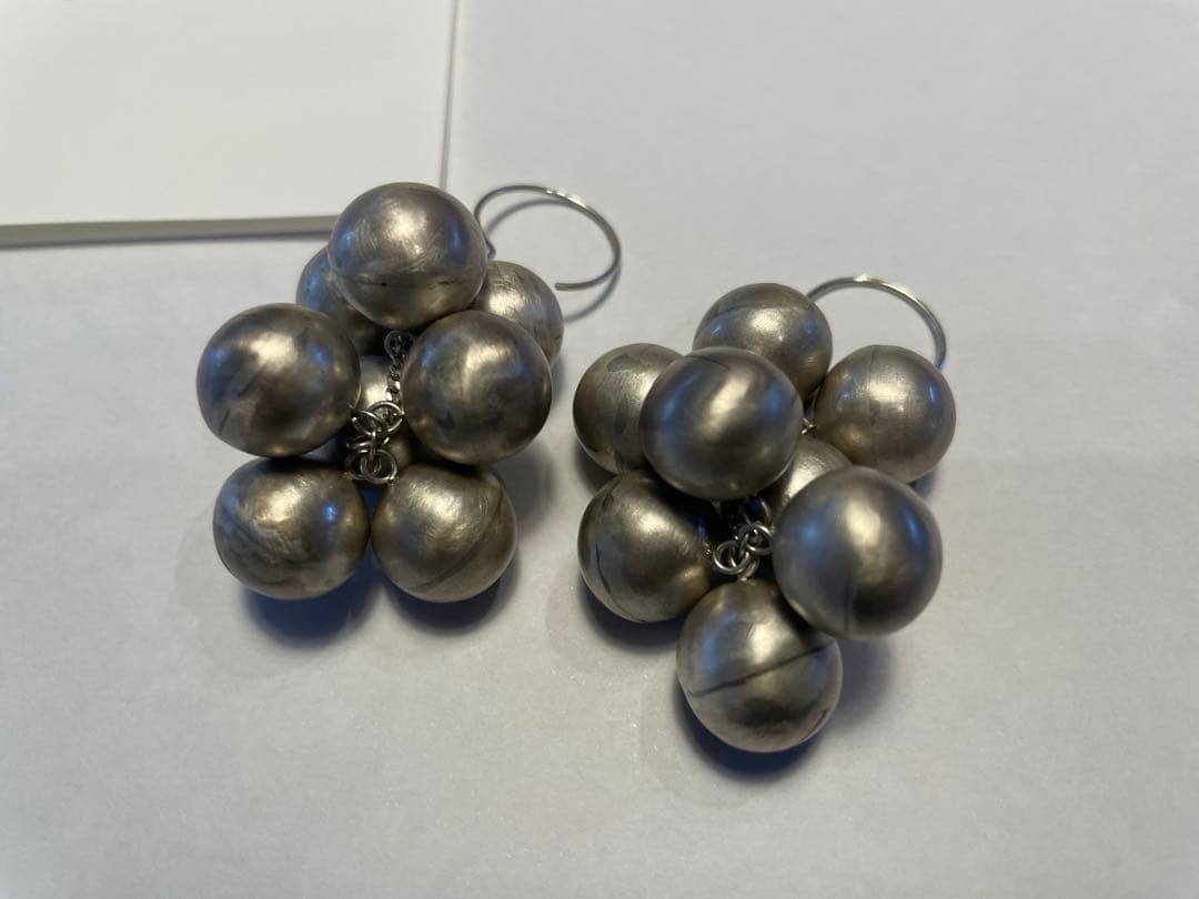 【8uede 】スウェード　シルバー、鈴のピアス　Cosuzu Earcuff