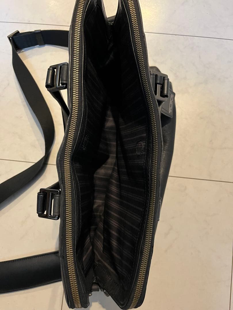 【超メルカリ市終了前セール】TUMI ビジネスバッグ 68516D 牛革 レザー