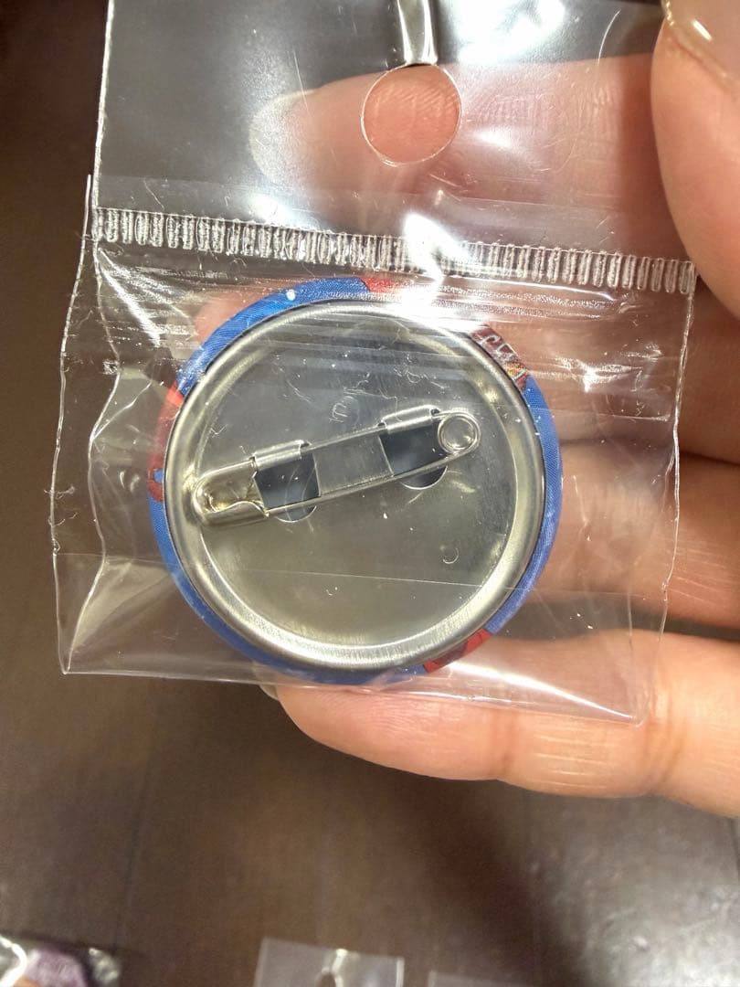 【非売品】【バレンタイン限定】ワンピース　缶バッチ　ルフィ　ニカ