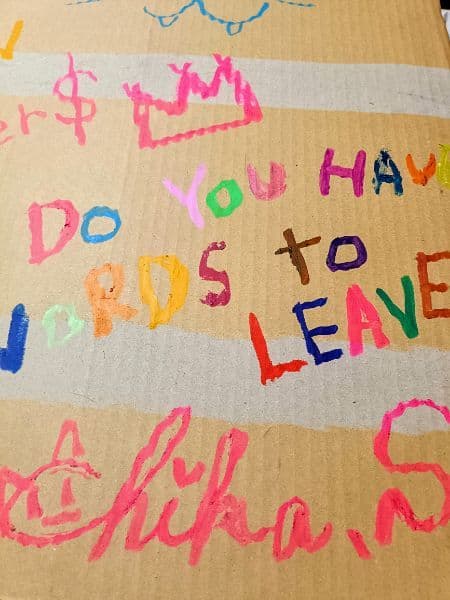 【段ボールペイント】Do you have words to leave?