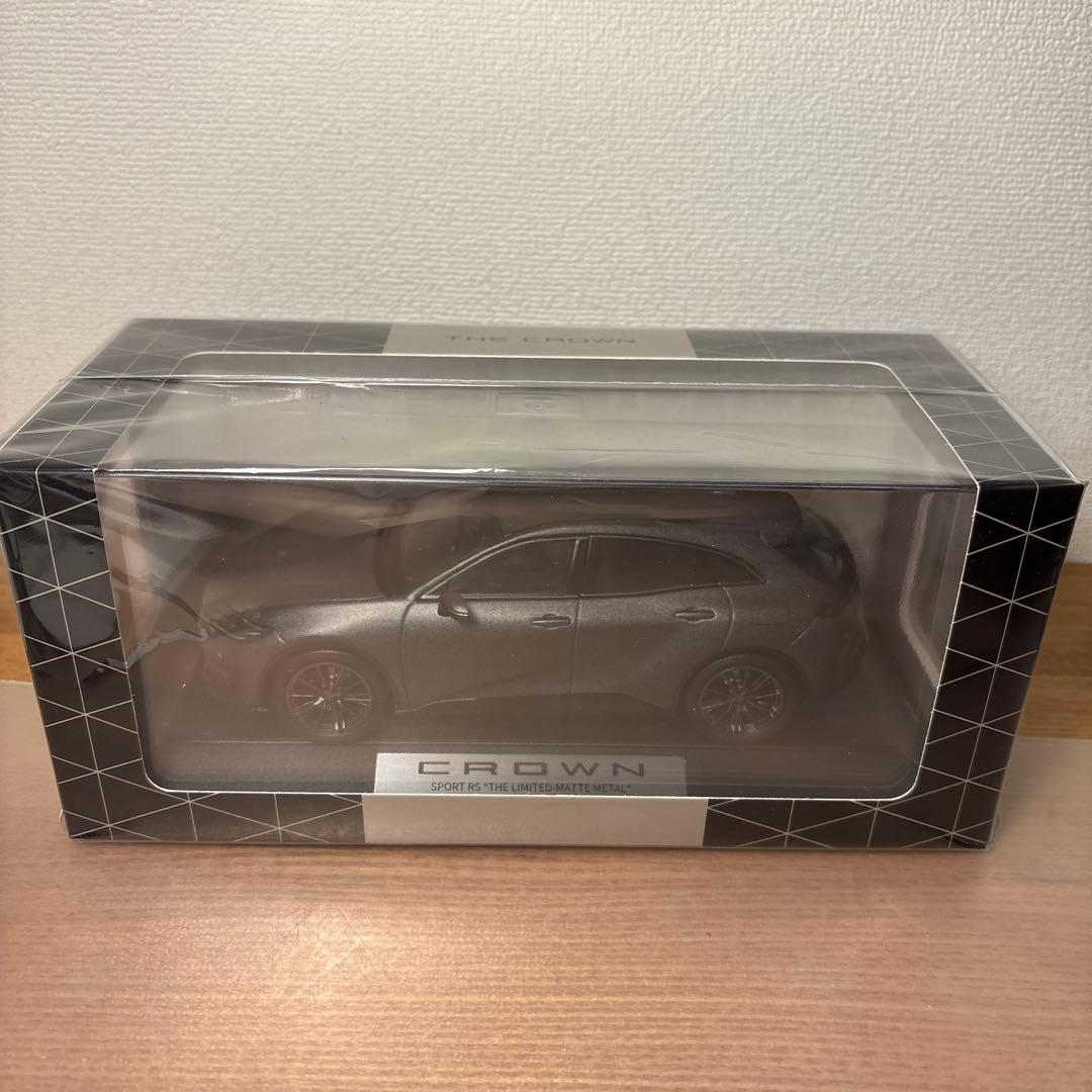 ゆーたんち　クラウンスポーツ　1/30 ミニカー　マットメタル