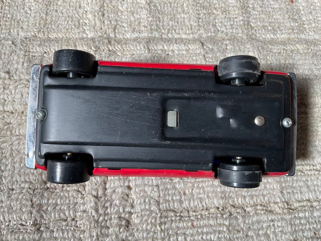 日産ブルーバードのブリキカー／丈夫で安全　イチコーのおもちゃ。【美品　箱無し】。