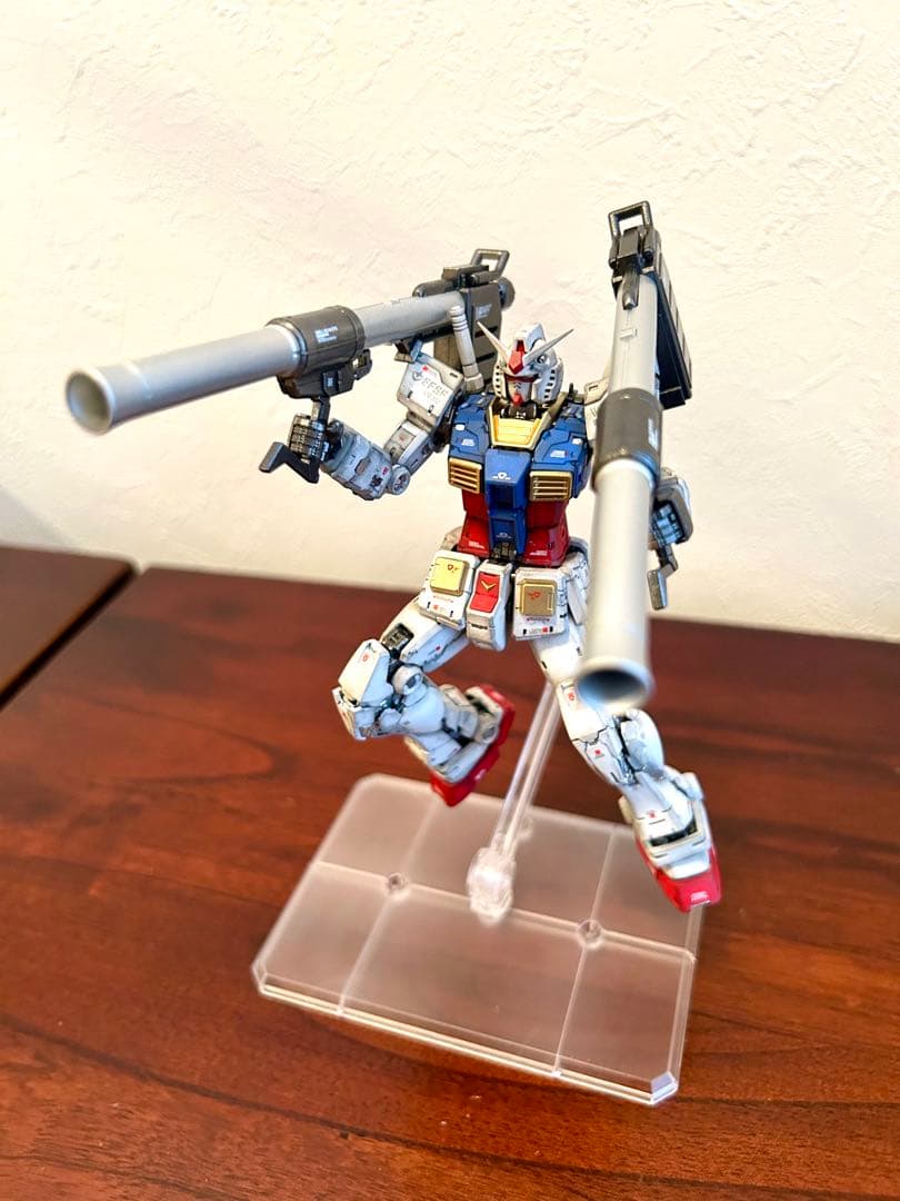 【ガンプラ】 塗装済み完成品　RG RX-78-2 ガンダム Ver.2.0