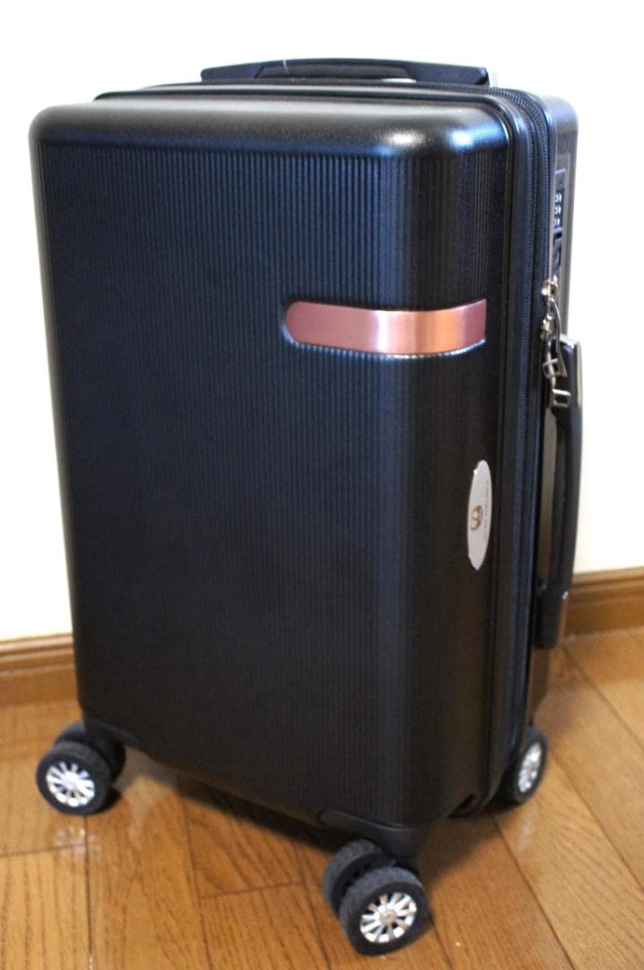 新品　JAL キャリー　ブラック　37Ｌ　機内持込 　日本航空 拡張 おまけ付