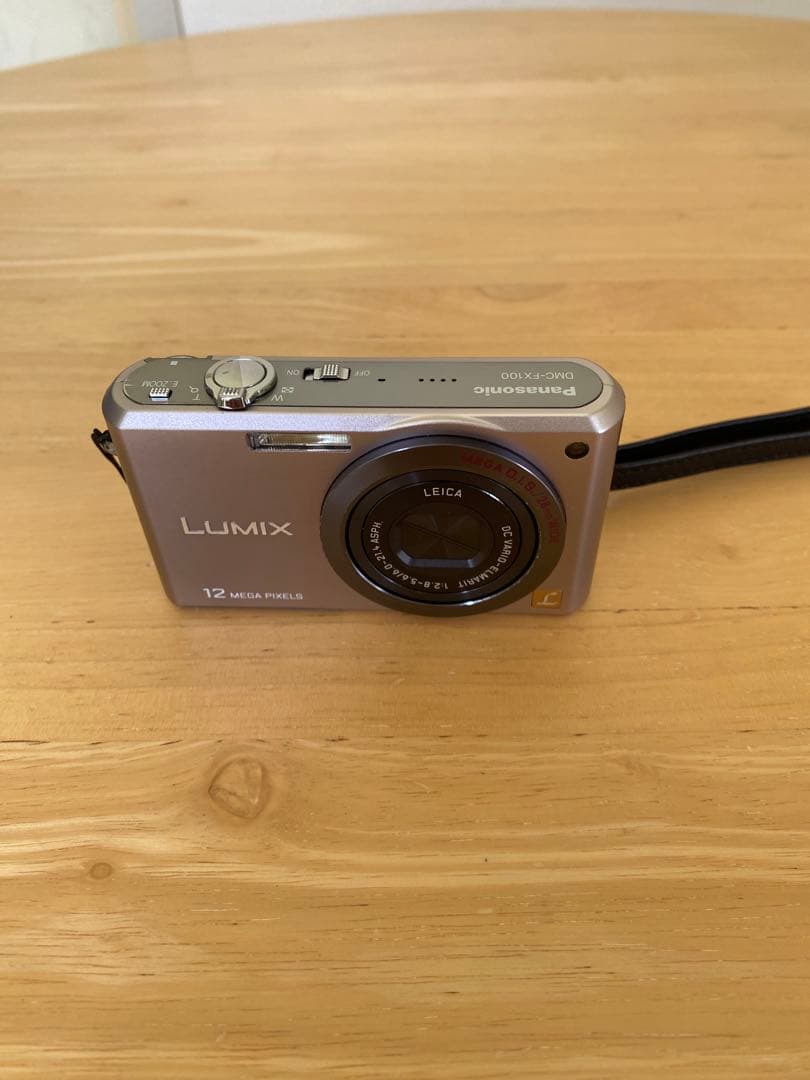 デジタルカメラ Panasonic LUMIX DMC-FX100