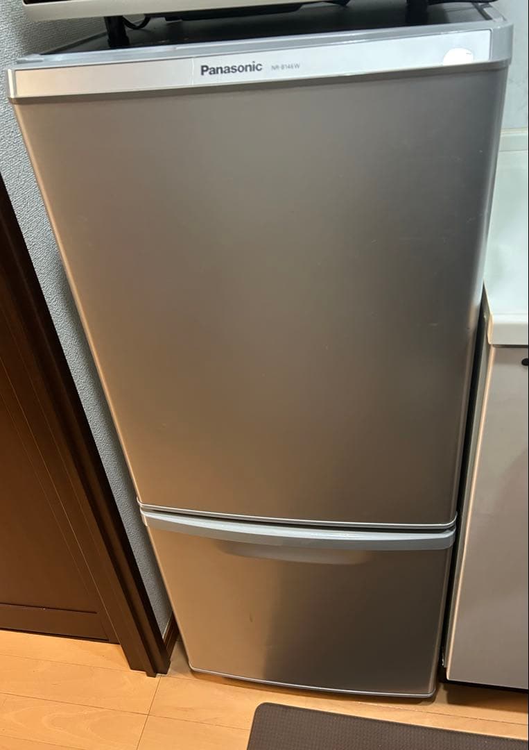 【送料込】Panasonic パナソニック　NR-B146W-S 冷蔵庫