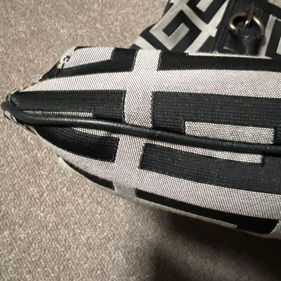 Givenchy 幾何学模様 ショルダーバッグ