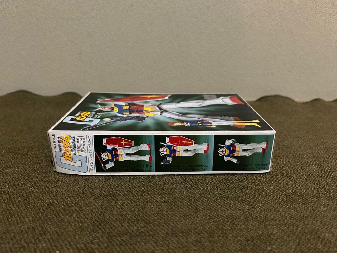 ①【1/144】バンダイ ガンダム 【説明書2枚/サーベル2本】 欠品 旧キット