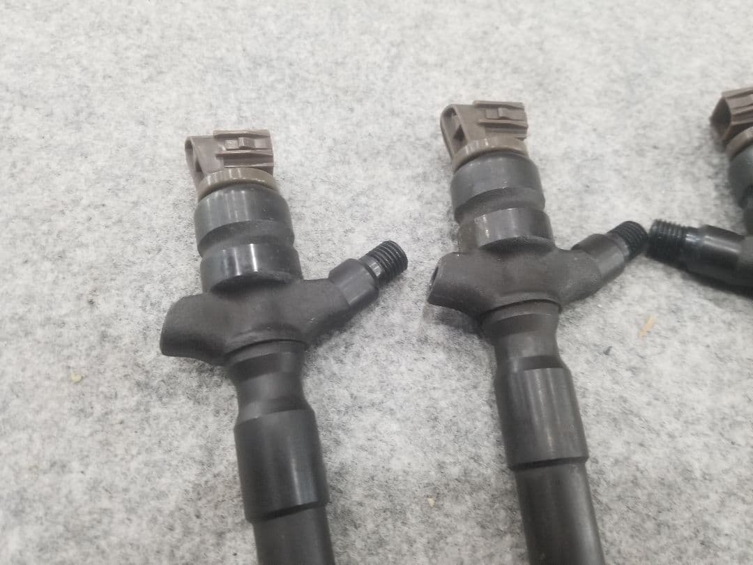 トヨタ インジェクター 4本セット 23670-30440