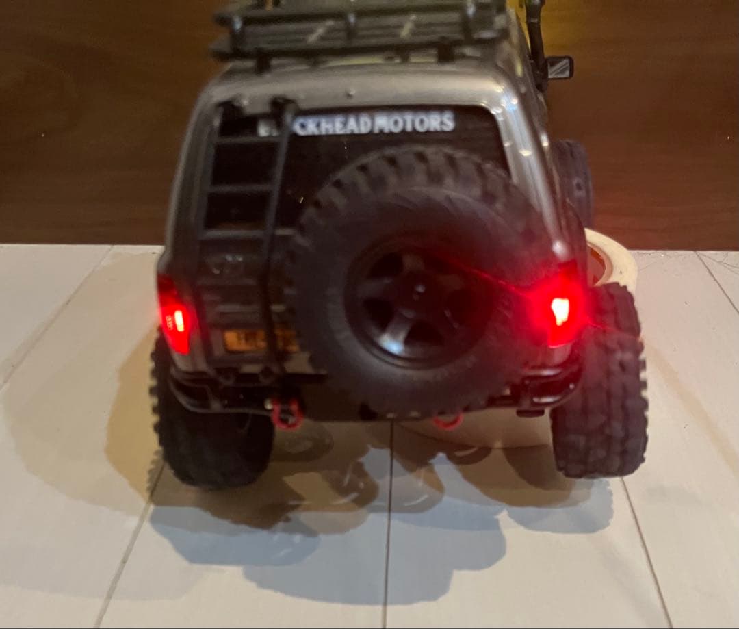 FMS FCX18 トヨタ ランドクルーザー LC80 1/18 クローラー