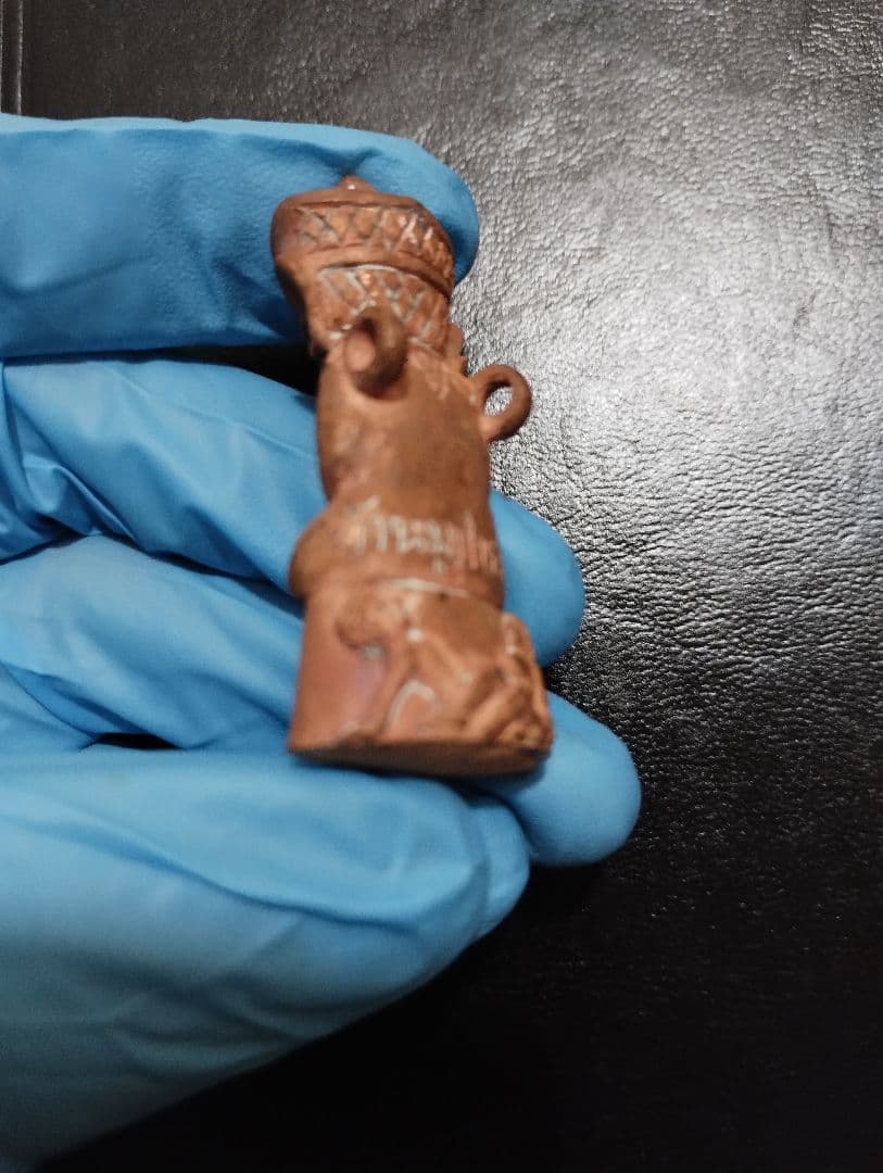 アチャン-Mムパラミ師　女性を魅了する　ンガン　プラクルアン　呪物　タイお守り