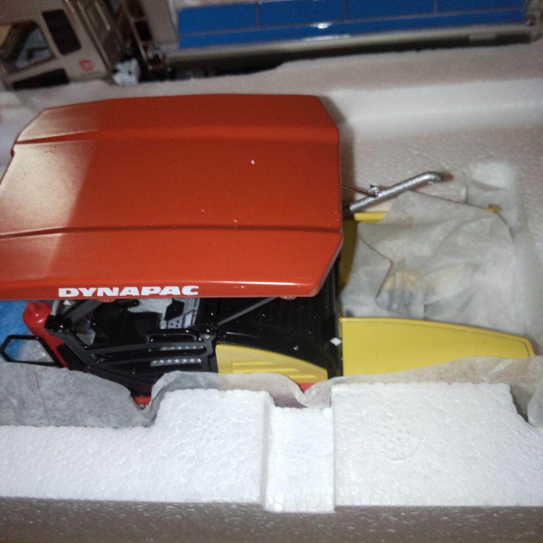 UDトラックス　クオンダンプカー　DYNAPAC  SD2500CS  2セット