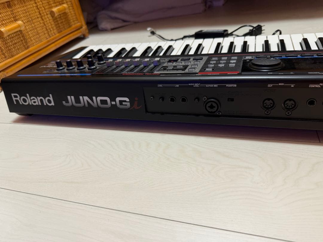 Roland JUNO-Gi シンセサイザー
