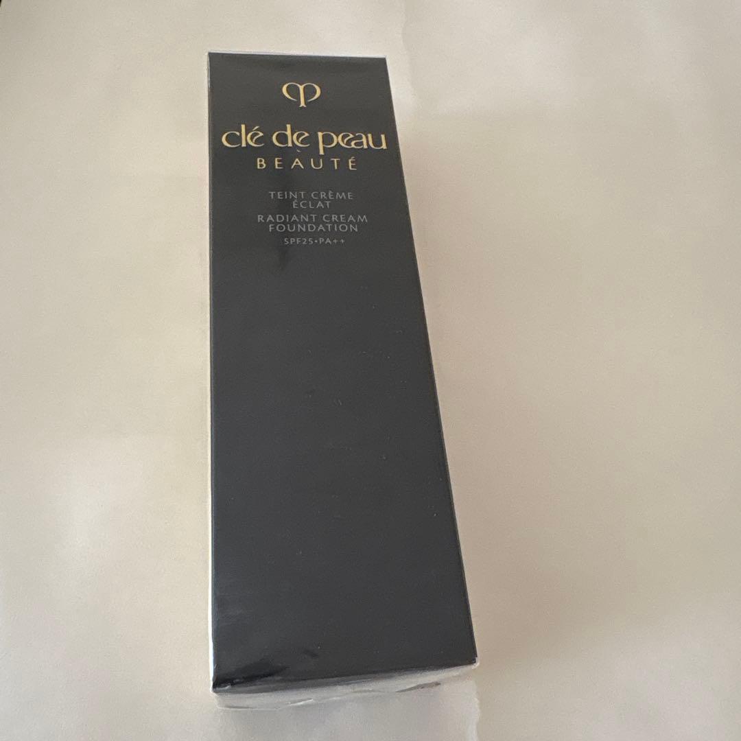 クレドポーボーテ　 タンクレームエクラn オークル20