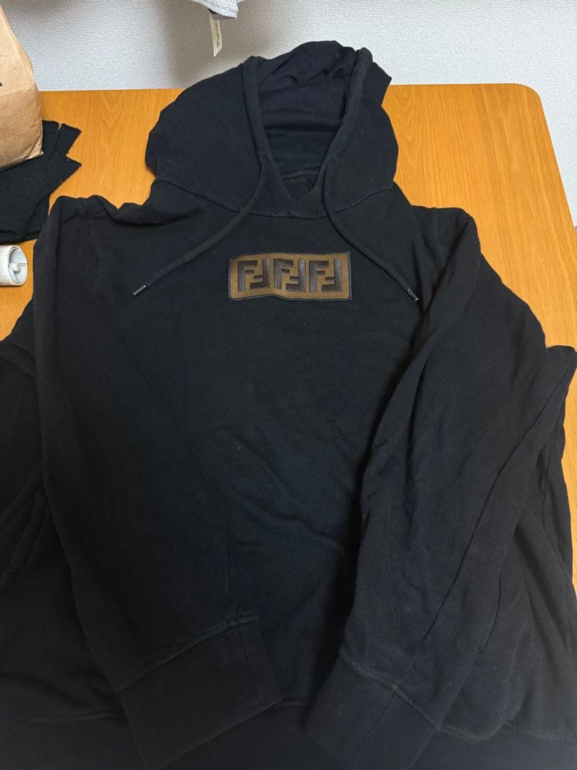 希少52サイズ　フェンディ FENDI ズッカ柄ボックスロゴパーカー