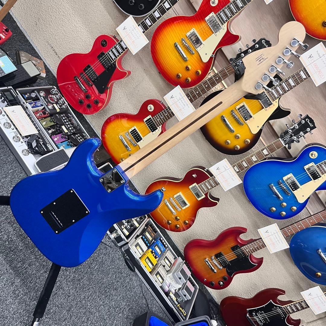 【10122】 Squier by Fender stratcaster ブルー