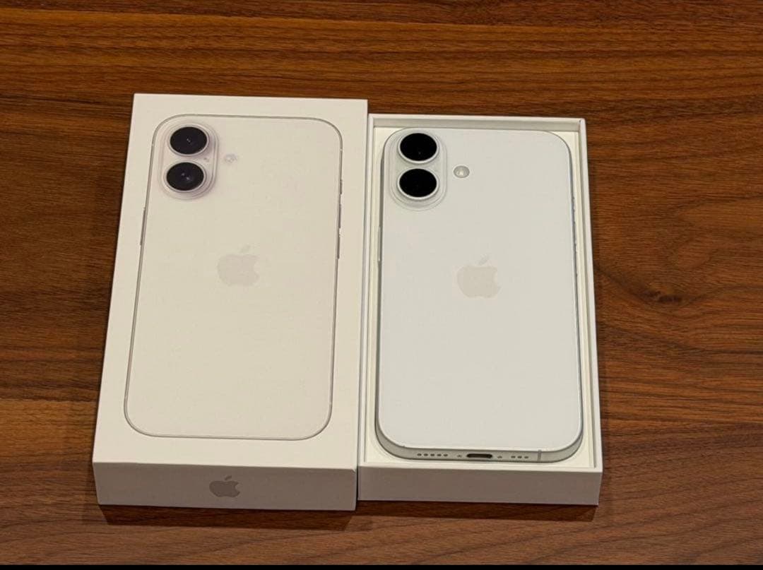 iPhone 16 128GB SIMフリー　純正ケース付き