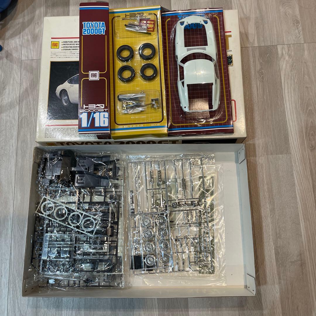オオタキ1/16トヨタ2000GT
