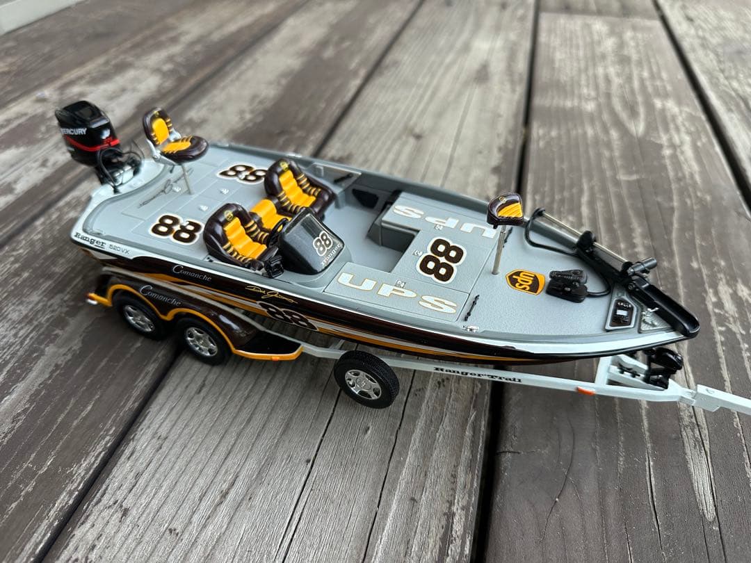 レンジャー 520VX 1/24 ダイキャスト模型 CASTAWAY