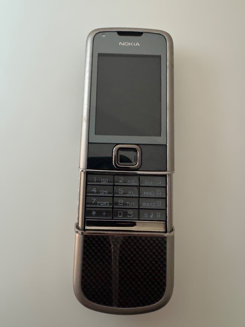 Nokia8800 Carbon Arte（ノキア 8800 カーボン アルテ）