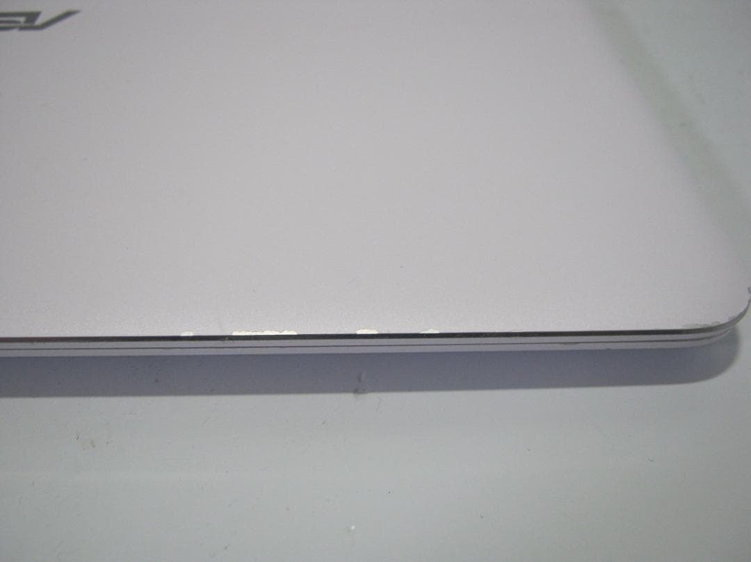 ASUS UX305FA SSD256 MEM8 Win11動作　ホワイト