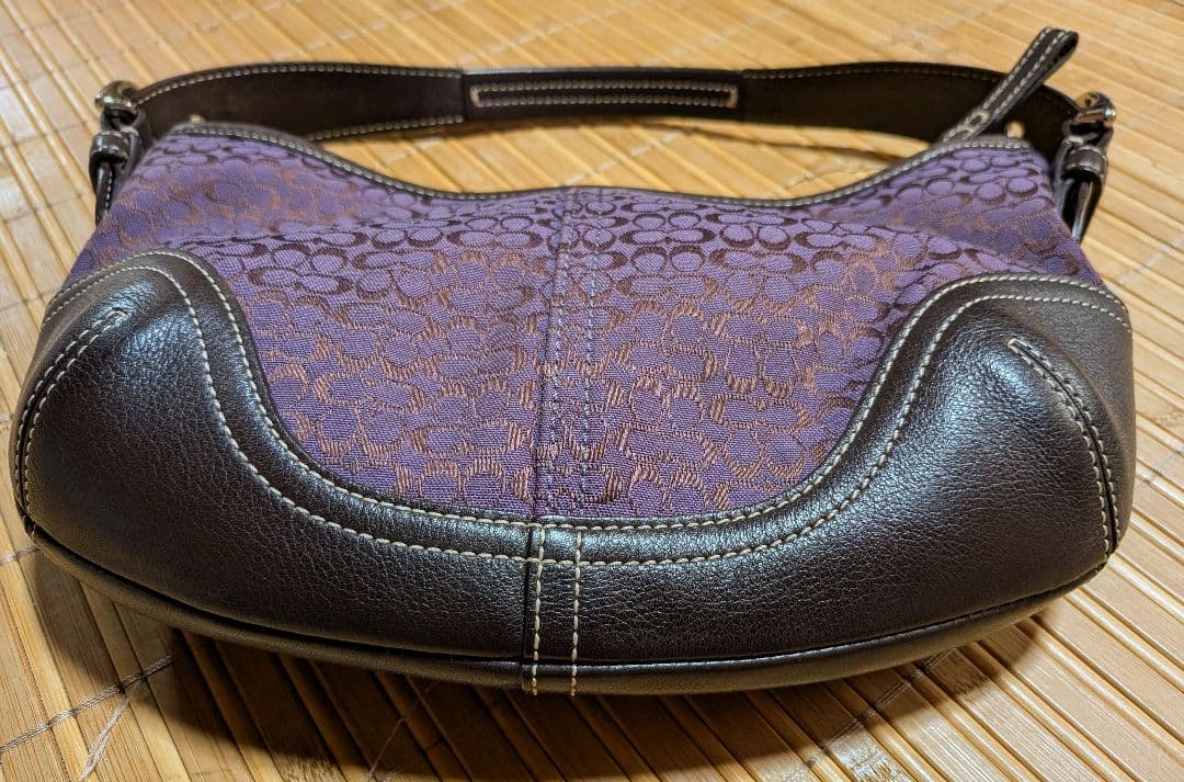 極美品！COACH ミニシグネチャーホーボーワンショルダーバッグ6351ボルドー