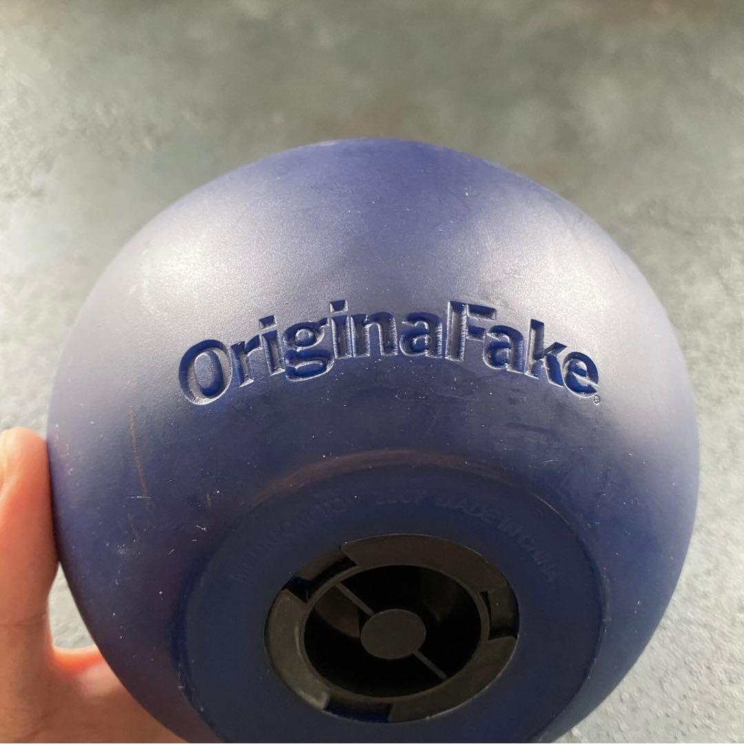 KAWS オリジナルフェイクCAT TEETH BANK 2007年 貯金箱 ①