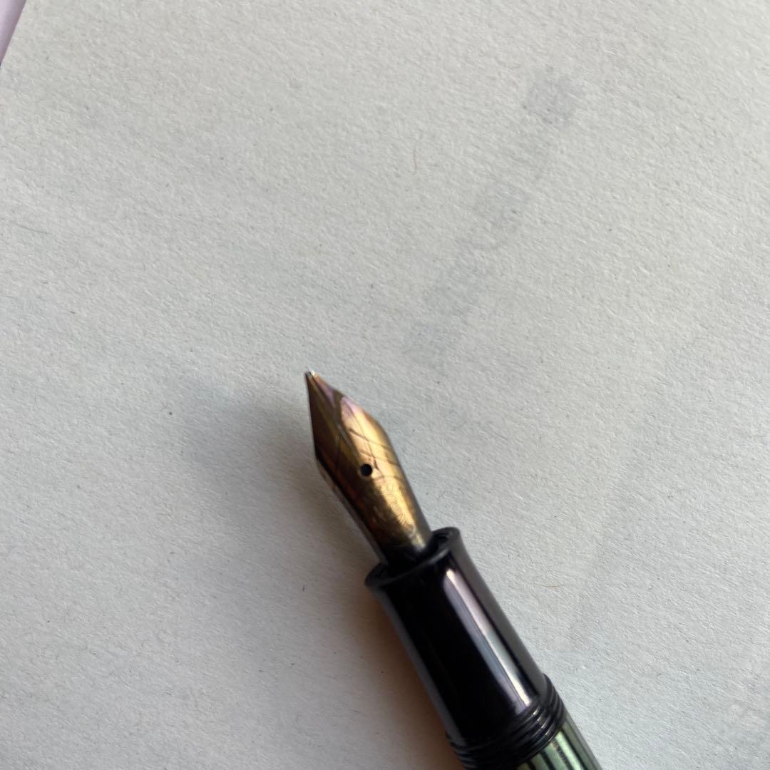 万年筆 4本セット 黒と金のコンビネーション　ペリカン万年筆　太字