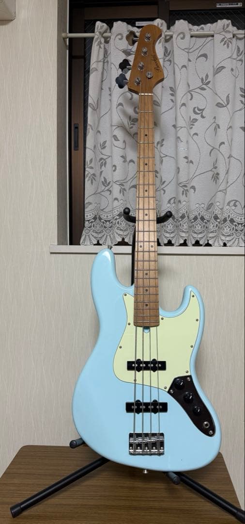 Bacchus Universe Series エレキベース ライトブルー