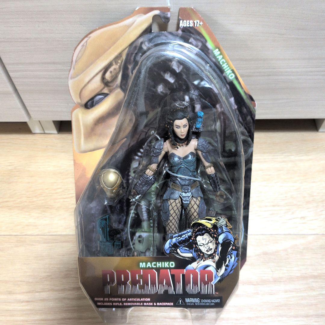 NECA Machiko Predator フィギュア