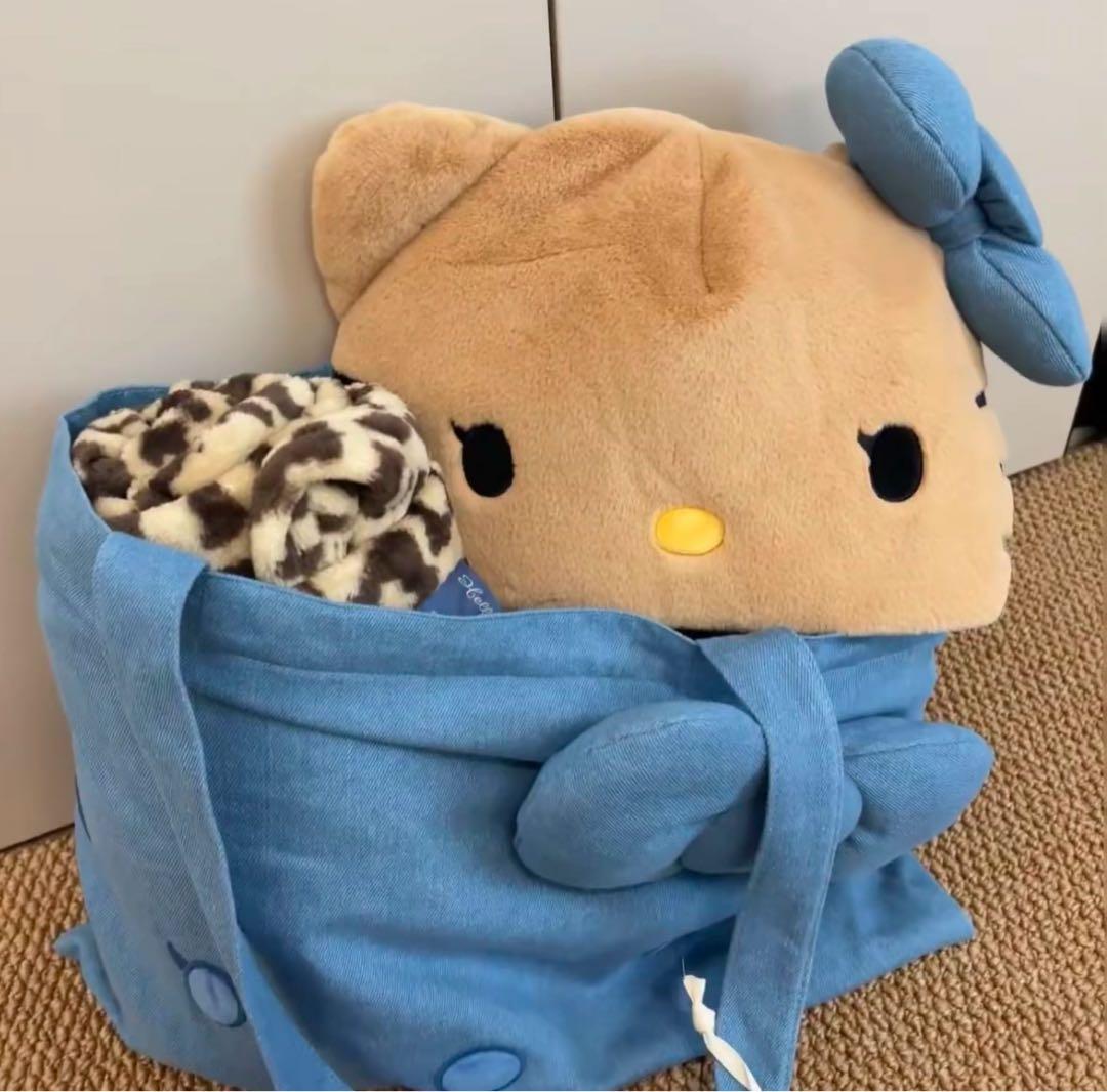 海外限定 THE BEAST × Hello Kitty 旅行小憩3点セット