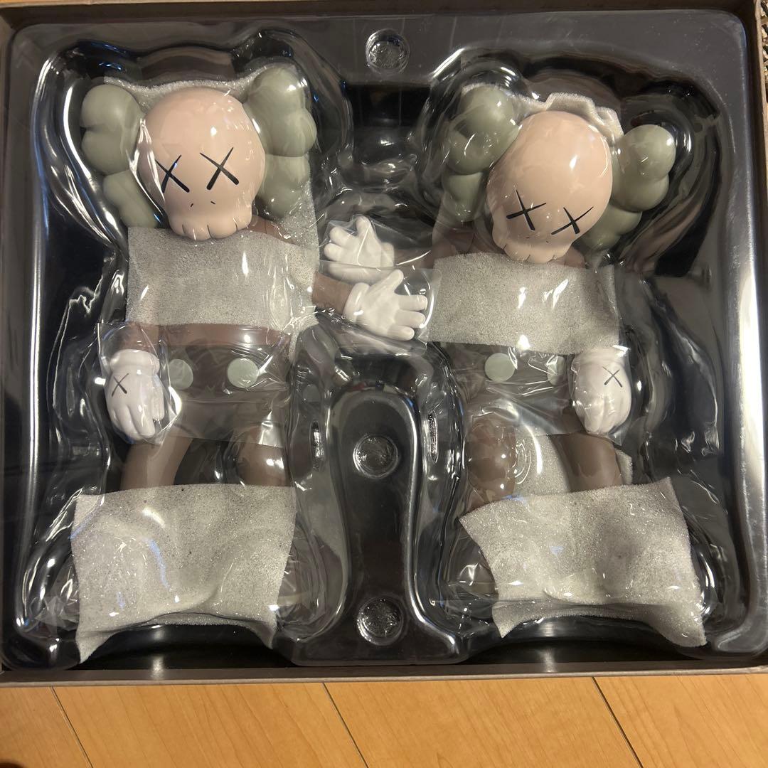 KAWS ALONG THE WAY 2体セット　真作　絶版　カウズ