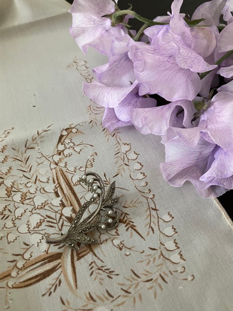 フランスヴィンテージ　スズランのブローチ