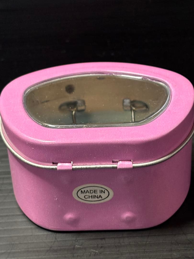 ハローキティ 世界子犬のお散歩 ファスナー マスコット