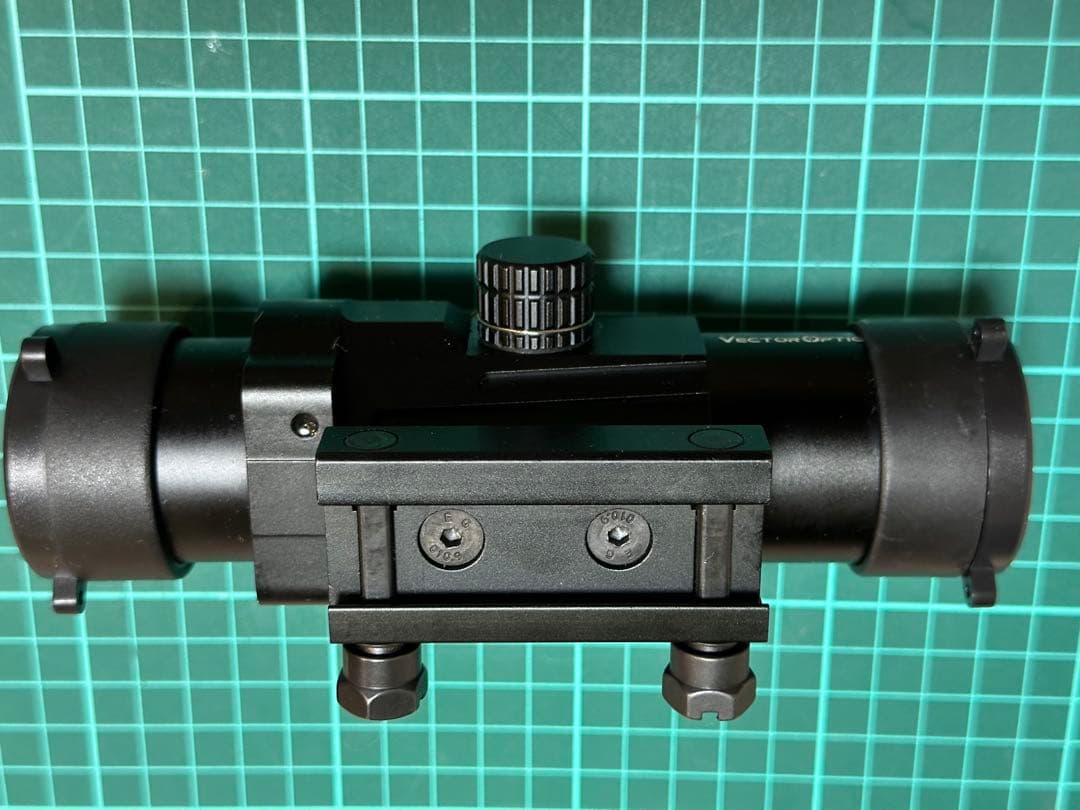 ベクターオプティクス　キャリポス3×32 前後バトラーキャップ追加