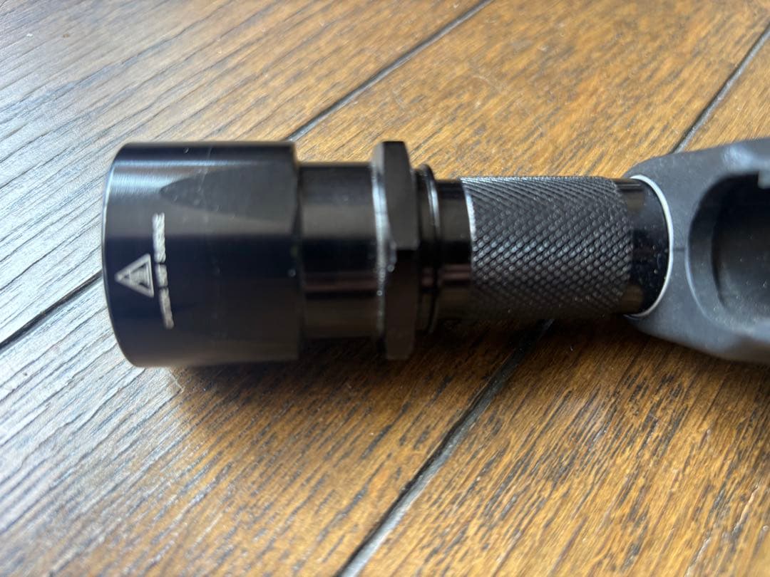 実物　シュアファイア MP5 ライトハンドガード　　次世代mp5