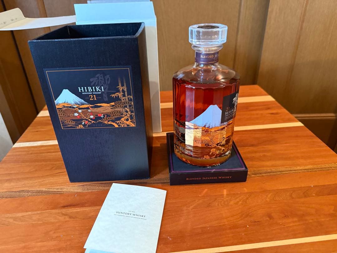 響21年 花鳥風月意匠 ボトル　サントリー　ウィスキー