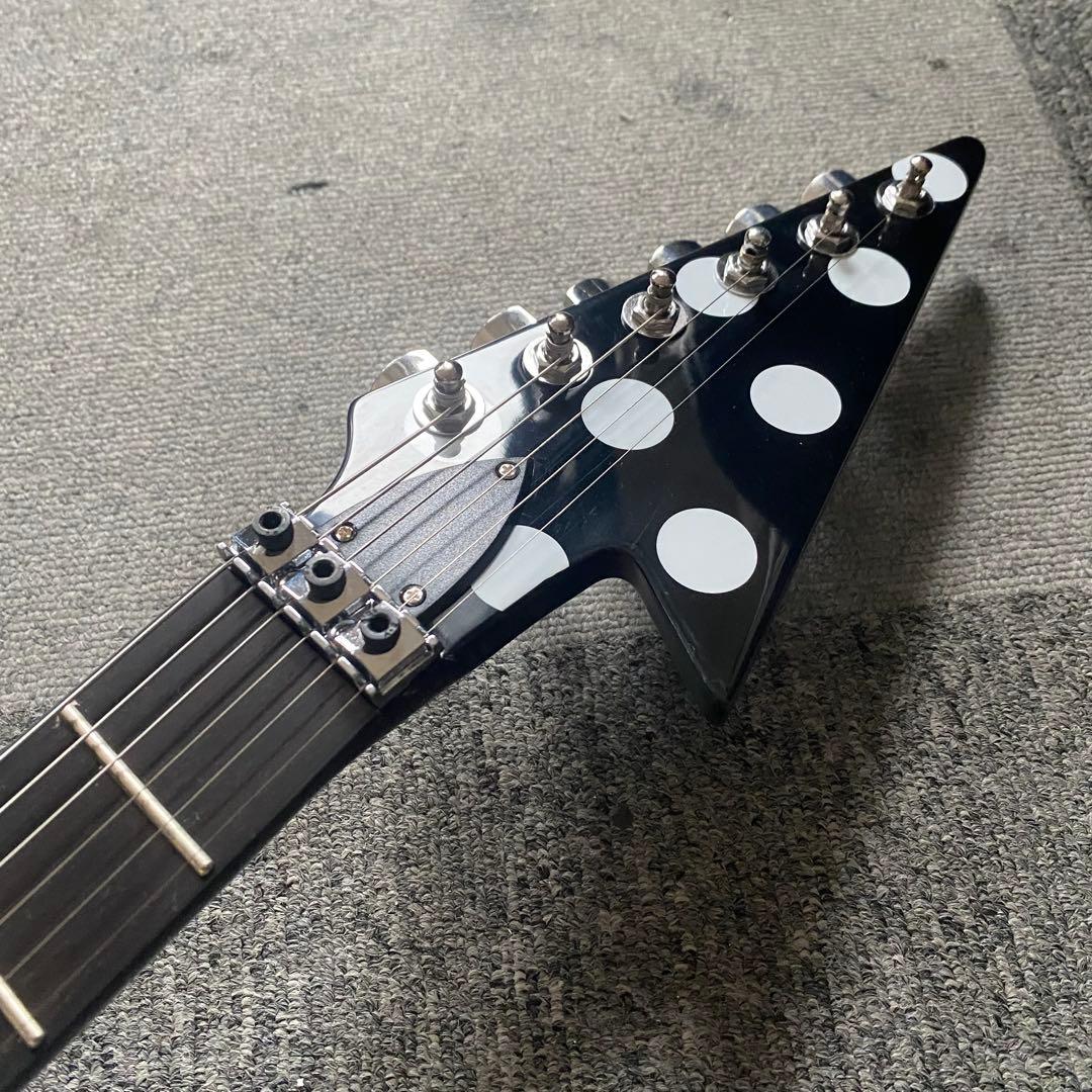 しんノーブランド ランディーローズ フライングV 黒/白 ポルカドット